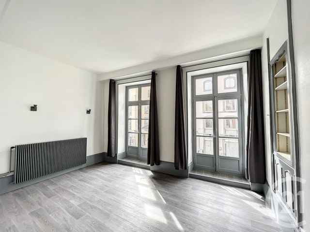 Appartement Studio à louer - 1 pièce - 41,75 m2 - Riom - 63 - AUVERGNE