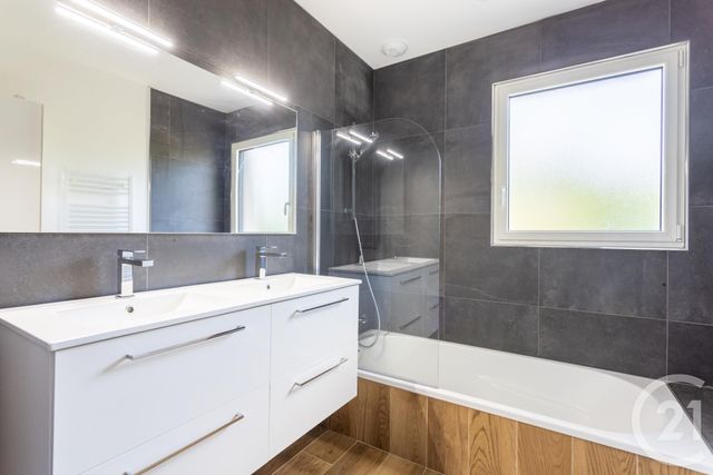 Maison à vendre - 5 pièces - 143,93 m2 - Riom - 63 - AUVERGNE