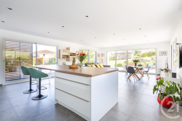 Maison à vendre - 5 pièces - 143,93 m2 - Riom - 63 - AUVERGNE