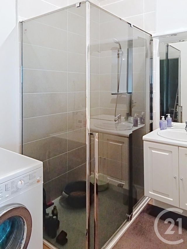 Appartement F3 à vendre - 4 pièces - 79,56 m2 - Chatel Guyon - 63 - AUVERGNE