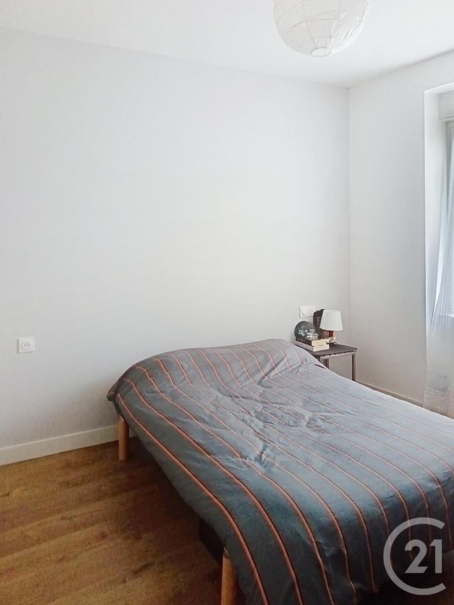 Appartement F3 à vendre - 4 pièces - 79,56 m2 - Chatel Guyon - 63 - AUVERGNE