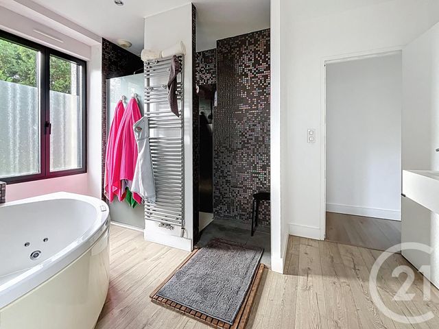 Maison à vendre - 6 pièces - 159,40 m2 - Mozac - 63 - AUVERGNE