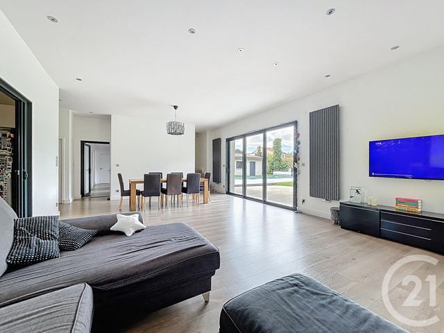 Maison à vendre - 6 pièces - 159,40 m2 - Mozac - 63 - AUVERGNE