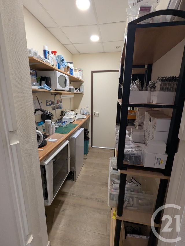 Local commercial à louer - 130.0 m2 - 63 - Puy-de-Dome