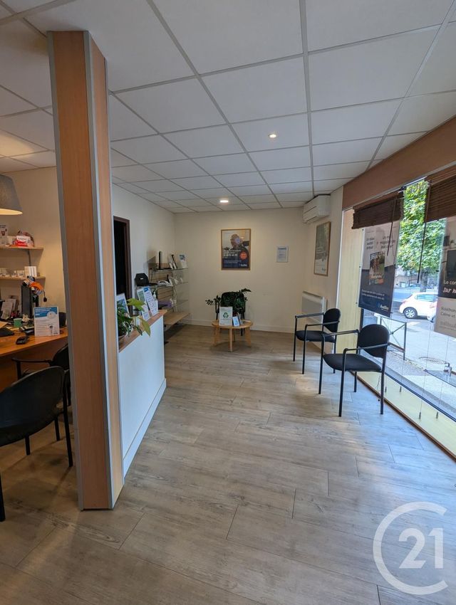 Local commercial à louer - 130.0 m2 - 63 - Puy-de-Dome