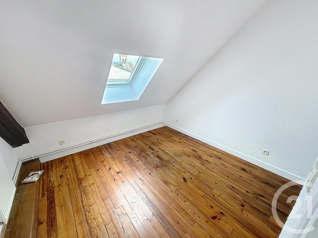 Appartement F4 &agrave; louer - 4 pi&egrave;ces - 94,96 m2 - Aigueperse - 63 - AUVERGNE