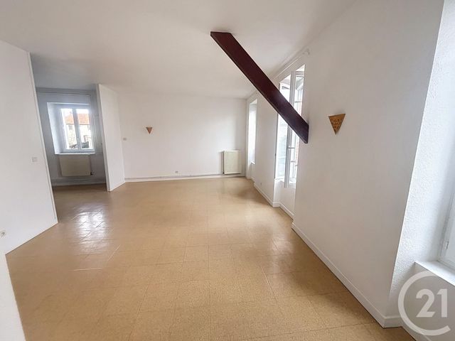 Appartement F4 &agrave; louer - 4 pi&egrave;ces - 94,96 m2 - Aigueperse - 63 - AUVERGNE