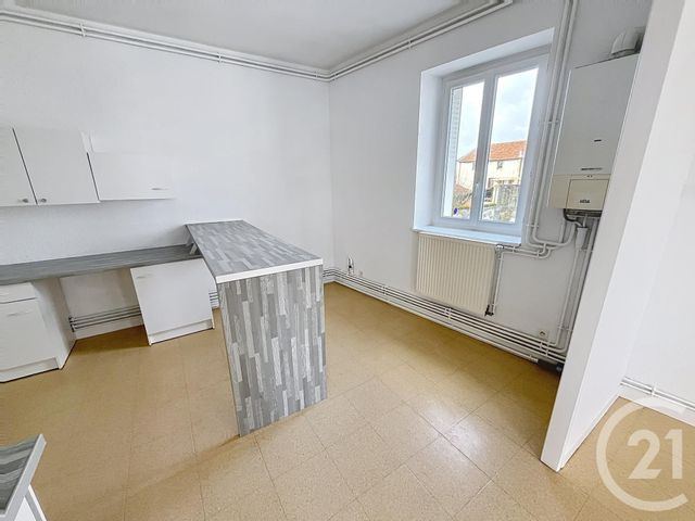 Appartement F4 &agrave; louer - 4 pi&egrave;ces - 94,96 m2 - Aigueperse - 63 - AUVERGNE