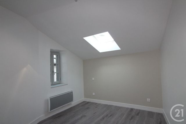 Appartement F1 à louer - 2 pièces - 40,34 m2 - Riom - 63 - AUVERGNE