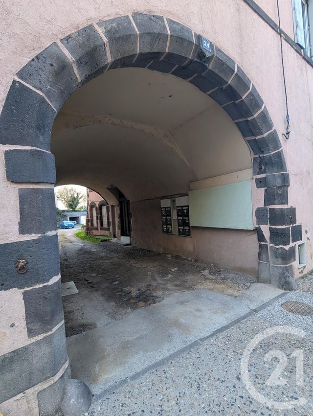 Parking à louer - 10 m2 - Riom - 63 - AUVERGNE