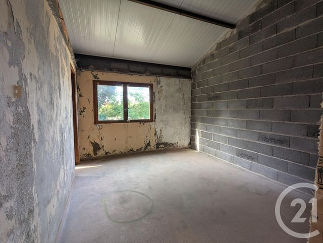 Local commercial à louer - 400.0 m2 - 63 - Puy-de-Dome