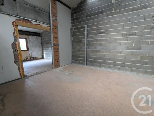 Local commercial à louer - 400.0 m2 - 63 - Puy-de-Dome