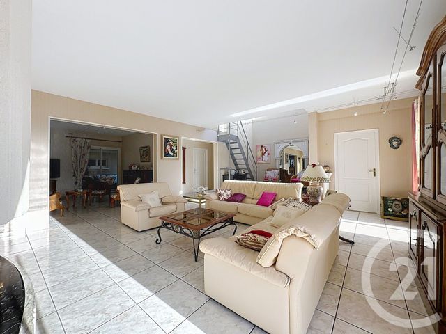 Maison &agrave; vendre - 6 pi&egrave;ces - 219 m2 - Mozac - 63 - AUVERGNE