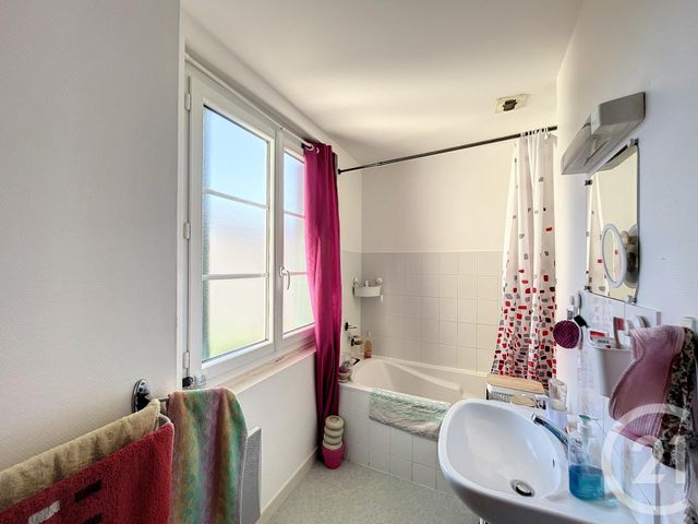 Appartement F3 à louer - 3 pièces - 61,30 m2 - Chatelguyon - 63 - AUVERGNE