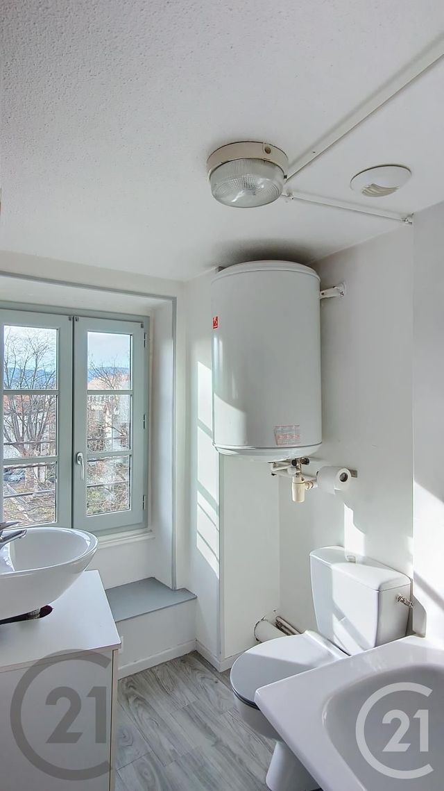 Appartement F1 à louer - 2 pièces - 28,82 m2 - Riom - 63 - AUVERGNE