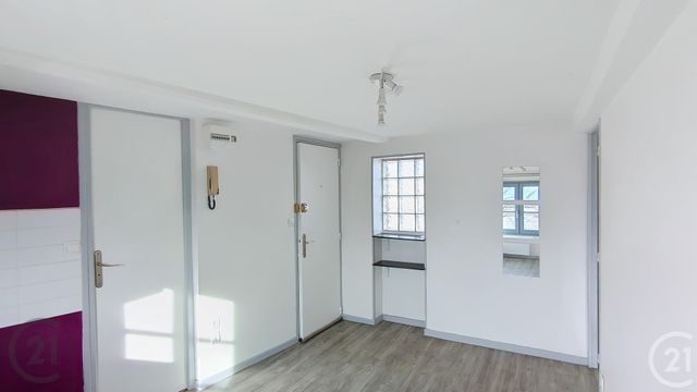 Appartement F1 à louer - 2 pièces - 28,82 m2 - Riom - 63 - AUVERGNE