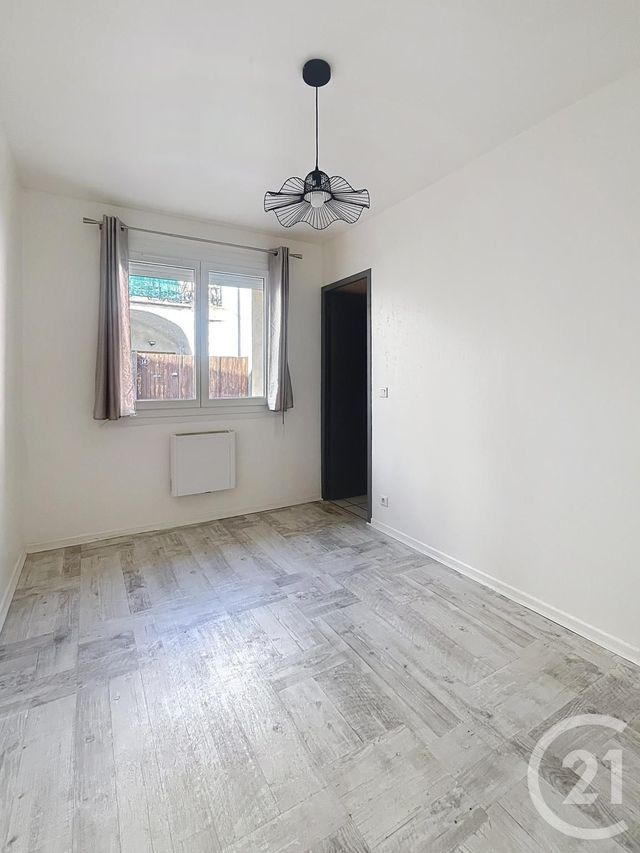 Maison &agrave; louer - 2 pi&egrave;ces - 30,58 m2 - Chatelguyon - 63 - AUVERGNE