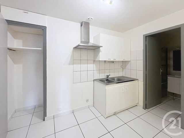 Maison &agrave; louer - 2 pi&egrave;ces - 30,58 m2 - Chatelguyon - 63 - AUVERGNE