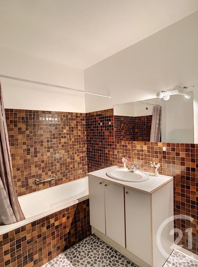 Appartement F2 à louer - 2 pièces - 64,61 m2 - Chamalieres - 63 - AUVERGNE