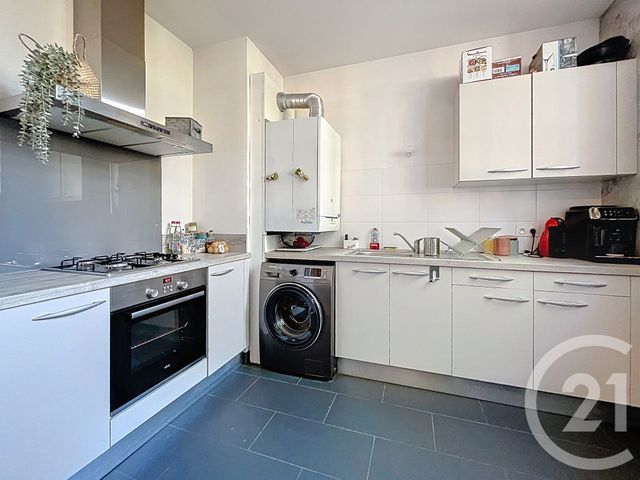 Appartement F3 &agrave; vendre - 3 pi&egrave;ces - 67,84 m2 - Riom - 63 - AUVERGNE