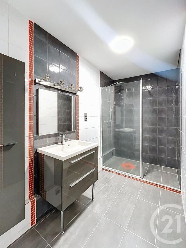 Appartement F3 &agrave; vendre - 3 pi&egrave;ces - 74,80 m2 - Riom - 63 - AUVERGNE