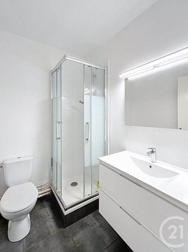 Appartement F3 &agrave; vendre - 5 pi&egrave;ces - 86 m2 - Riom - 63 - AUVERGNE