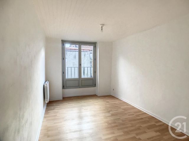 Appartement F2 &agrave; louer - 2 pi&egrave;ces - 56,10 m2 - Riom - 63 - AUVERGNE