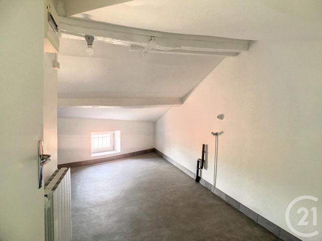 Appartement F2 &agrave; louer - 2 pi&egrave;ces - 56,10 m2 - Riom - 63 - AUVERGNE