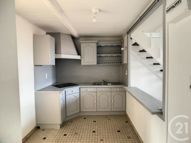 Appartement F2 &agrave; louer - 2 pi&egrave;ces - 56,10 m2 - Riom - 63 - AUVERGNE