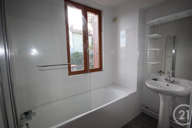 Appartement F4 à louer - 4 pièces - 75 m2 - Chatel Guyon - 63 - AUVERGNE