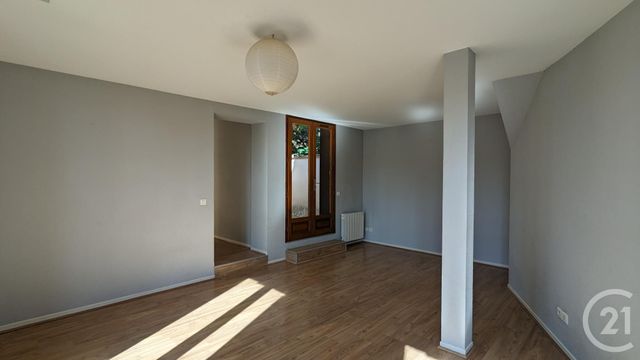 Appartement F4 à louer - 4 pièces - 75 m2 - Chatel Guyon - 63 - AUVERGNE