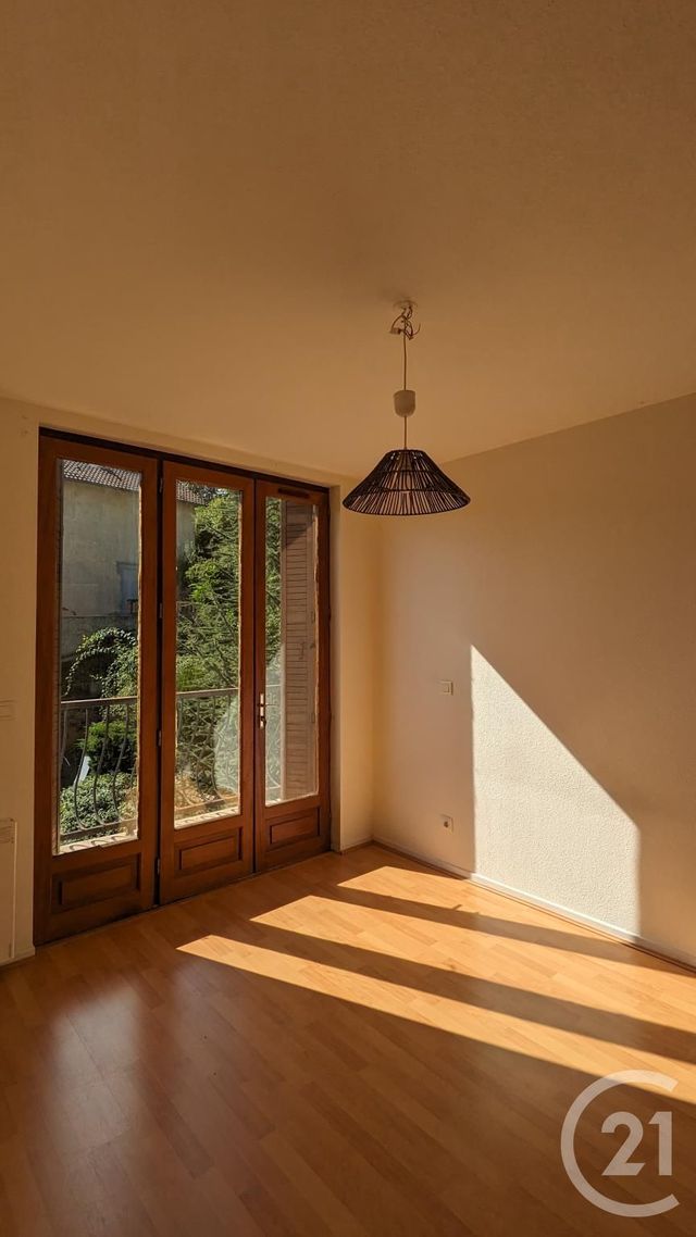 Appartement F4 à louer - 4 pièces - 75 m2 - Chatel Guyon - 63 - AUVERGNE