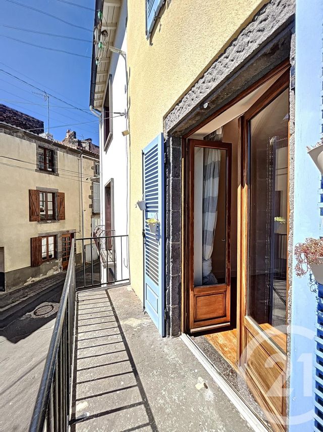 Maison à louer - 3 pièces - 77,21 m2 - Volvic - 63 - AUVERGNE