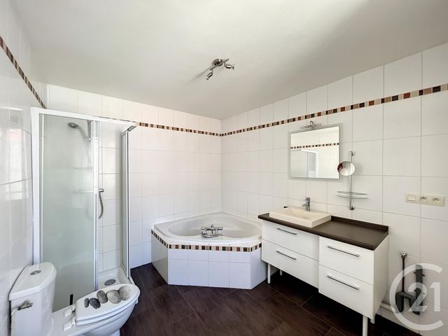 Maison à louer - 3 pièces - 77,21 m2 - Volvic - 63 - AUVERGNE