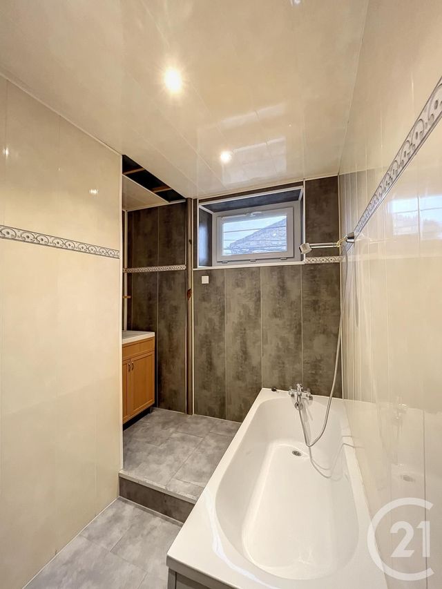 Appartement F3 &agrave; louer - 3 pi&egrave;ces - 66,35 m2 - Clermont Ferrand - 63 - AUVERGNE