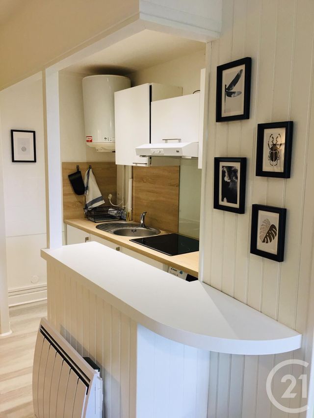 Appartement Studio &agrave; louer - 1 pi&egrave;ce - 23,50 m2 - Riom - 63 - AUVERGNE