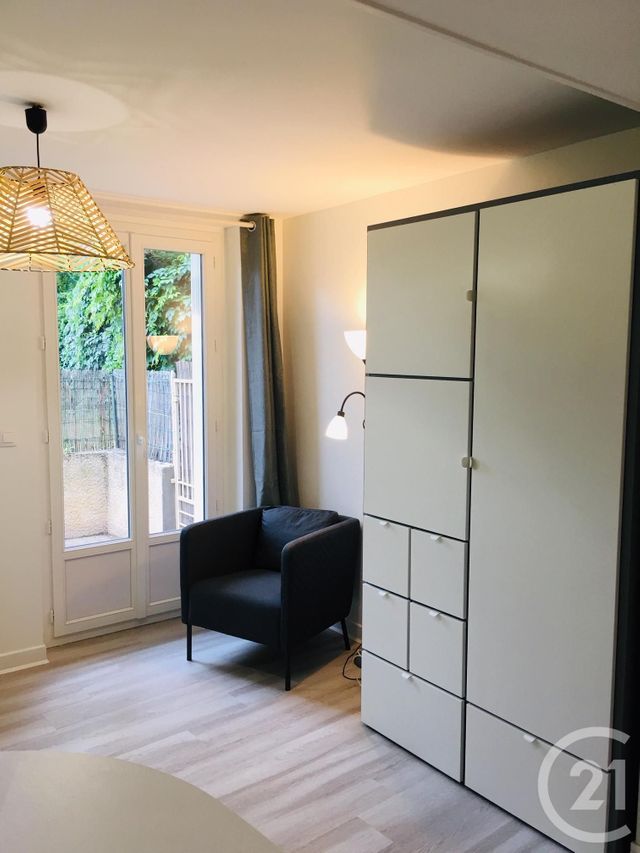 Appartement Studio &agrave; louer - 1 pi&egrave;ce - 23,50 m2 - Riom - 63 - AUVERGNE