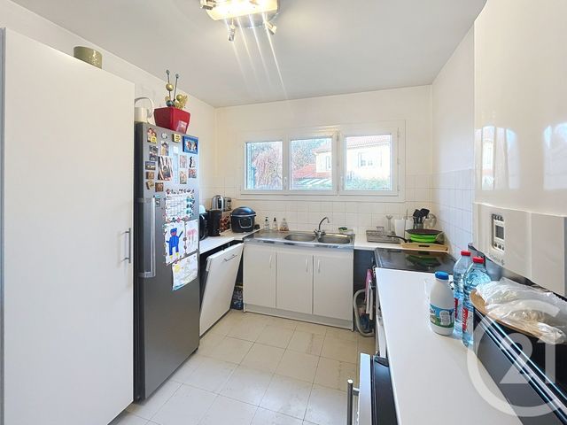 Maison &agrave; louer - 4 pi&egrave;ces - 74,40 m2 - Mozac - 63 - AUVERGNE