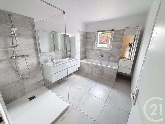 Maison &agrave; louer - 4 pi&egrave;ces - 120 m2 - Aigueperse - 63 - AUVERGNE