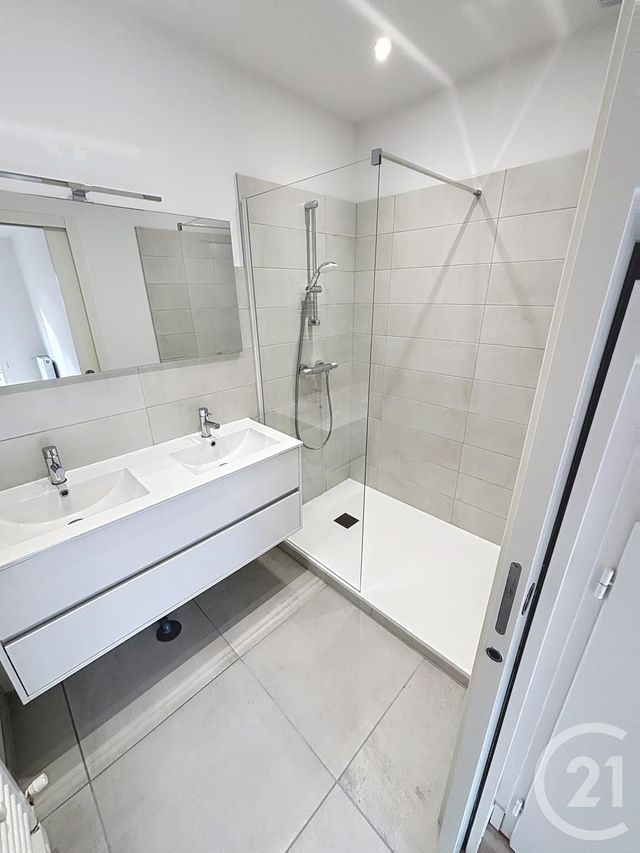 Maison &agrave; louer - 4 pi&egrave;ces - 120 m2 - Aigueperse - 63 - AUVERGNE