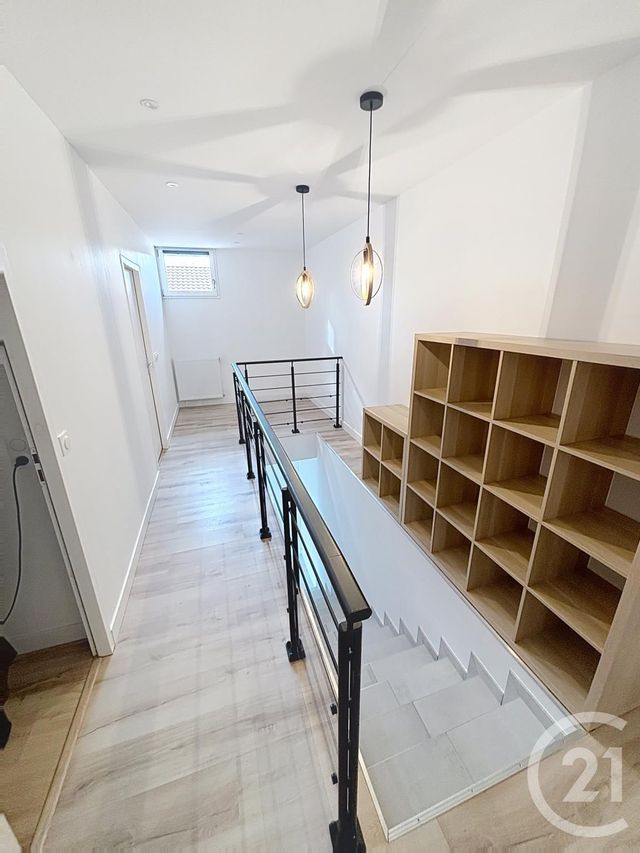 Maison &agrave; louer - 4 pi&egrave;ces - 120 m2 - Aigueperse - 63 - AUVERGNE