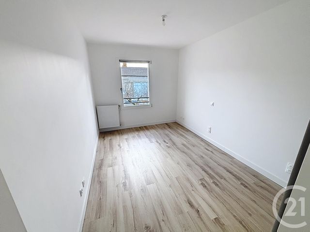 Maison &agrave; louer - 4 pi&egrave;ces - 120 m2 - Aigueperse - 63 - AUVERGNE