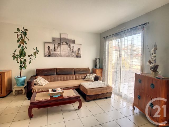 Maison &agrave; louer - 5 pi&egrave;ces - 95 m2 - St Bonnet Pres Riom - 63 - AUVERGNE