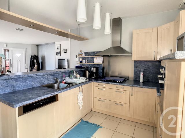 Maison &agrave; louer - 5 pi&egrave;ces - 95 m2 - St Bonnet Pres Riom - 63 - AUVERGNE