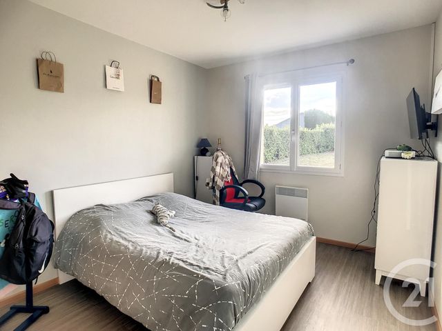 Maison &agrave; louer - 5 pi&egrave;ces - 95 m2 - St Bonnet Pres Riom - 63 - AUVERGNE