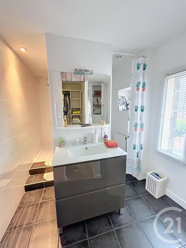 Maison &agrave; vendre - 9 pi&egrave;ces - 167,99 m2 - Volvic - 63 - AUVERGNE