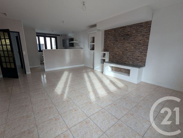 Appartement F3 &agrave; louer - 3 pi&egrave;ces - 83,40 m2 - Chatel Guyon - 63 - AUVERGNE