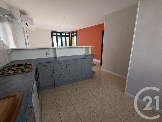 Appartement F3 &agrave; louer - 3 pi&egrave;ces - 83,40 m2 - Chatel Guyon - 63 - AUVERGNE