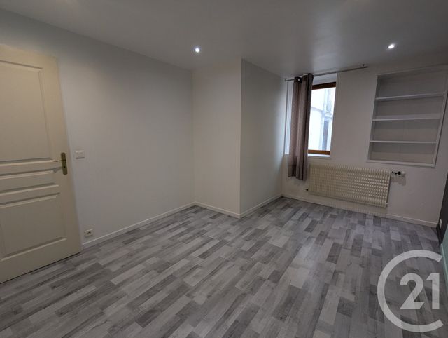Appartement F3 &agrave; louer - 3 pi&egrave;ces - 83,40 m2 - Chatel Guyon - 63 - AUVERGNE