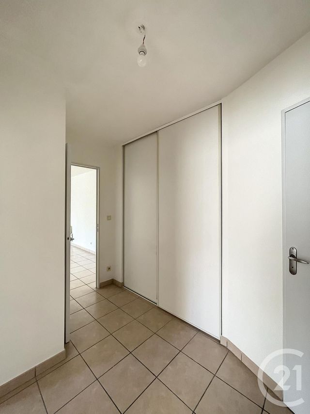 Appartement F3 &agrave; vendre - 3 pi&egrave;ces - 61,66 m2 - Riom - 63 - AUVERGNE
